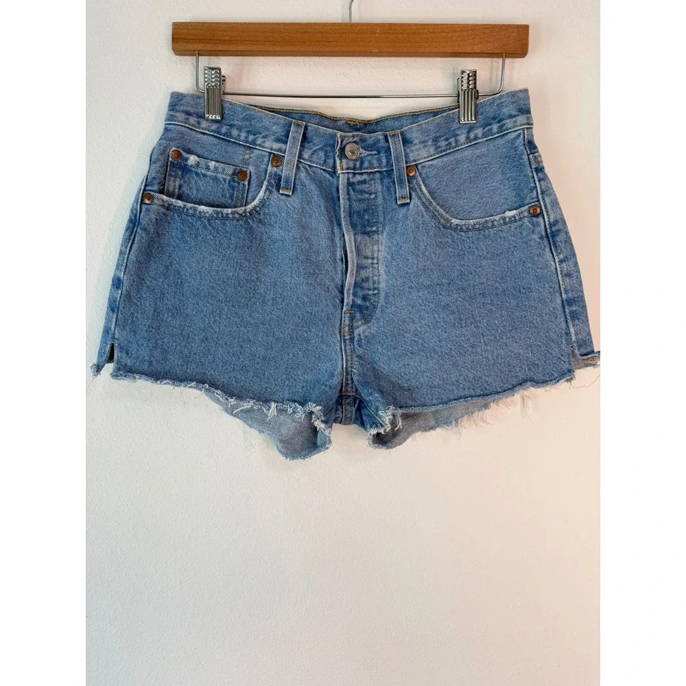 Levi's‎ 501 High Rise Cut Off Denim Shorts Womens 27 Light Mid Wash Button Fly